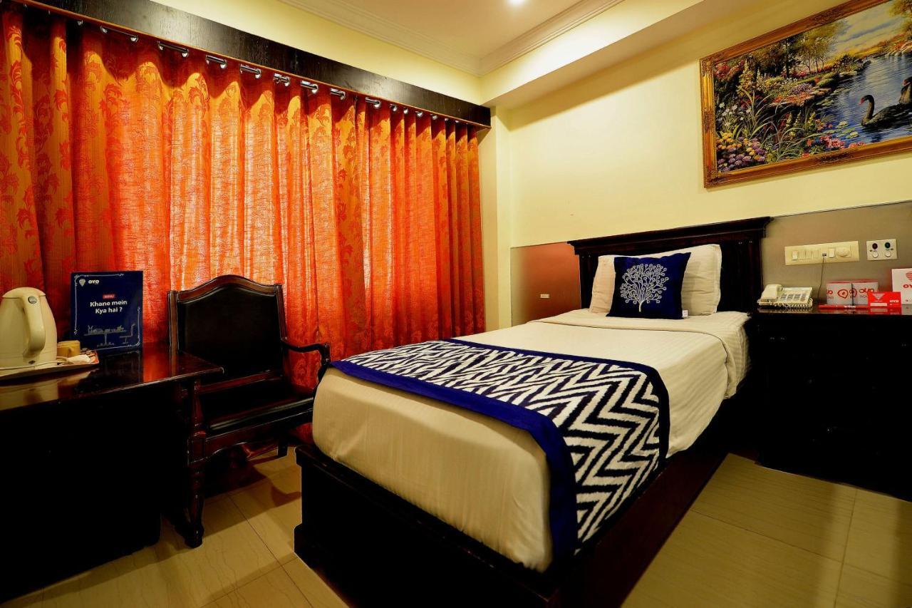 Capital O Hotel Central Park Near Birla Mandir Hyderabad Exterior photo
