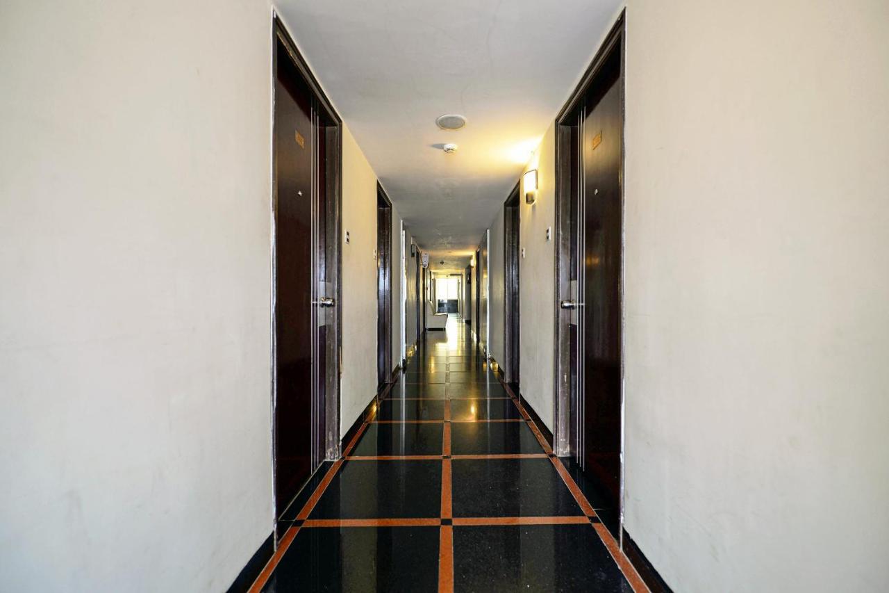 Capital O Hotel Central Park Near Birla Mandir Hyderabad Exterior photo