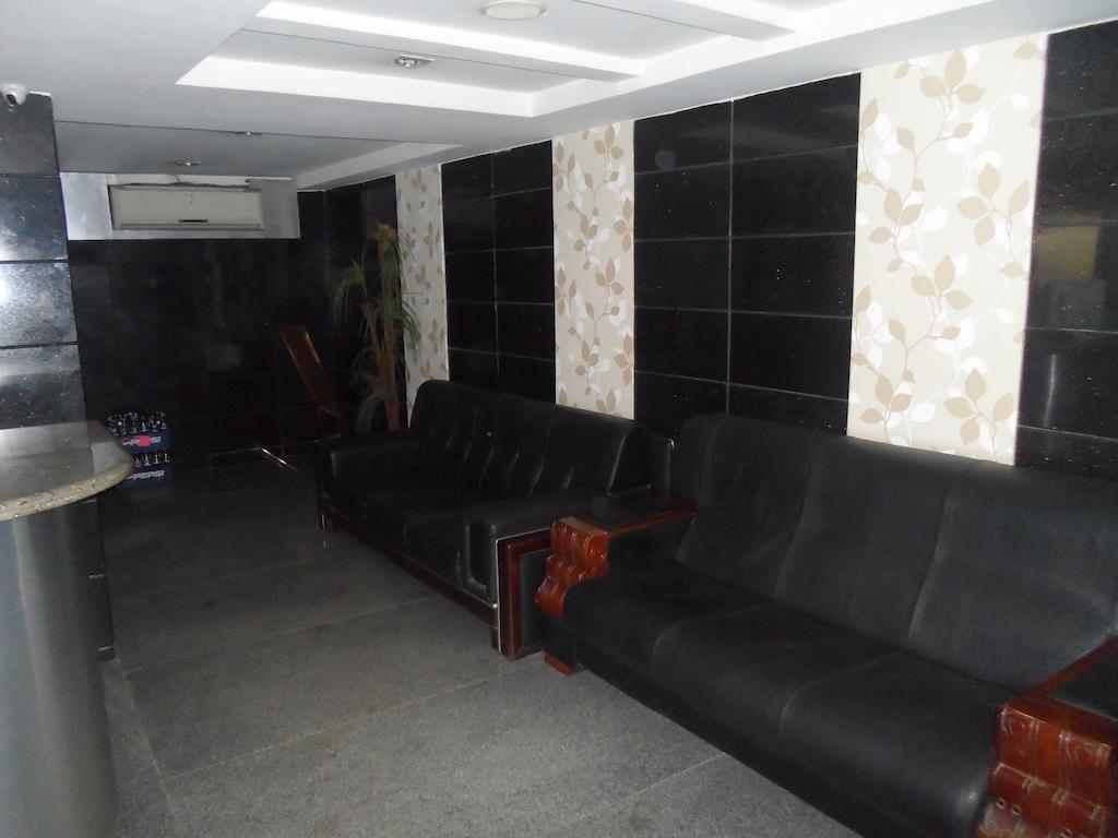 Capital O Hotel Central Park Near Birla Mandir Hyderabad Exterior photo